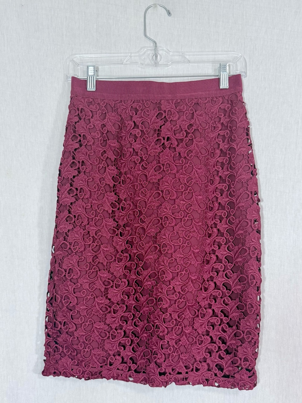 Ann Taylor size 2 guipure Venice crochet Lace Midi Skirt — Deep Wine